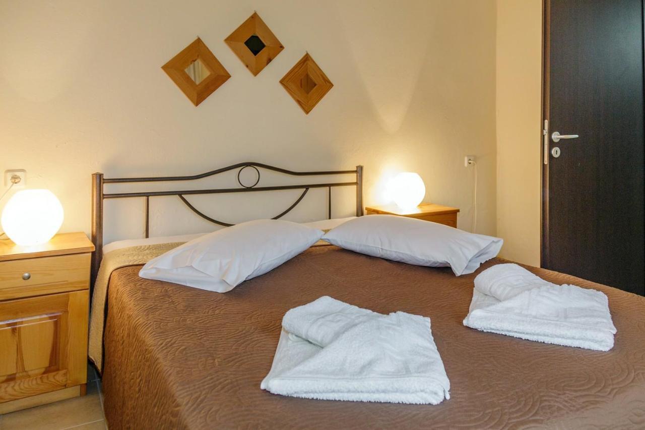 Maria - Pavlos Studios And Apartments Vourvourou Eksteriør billede