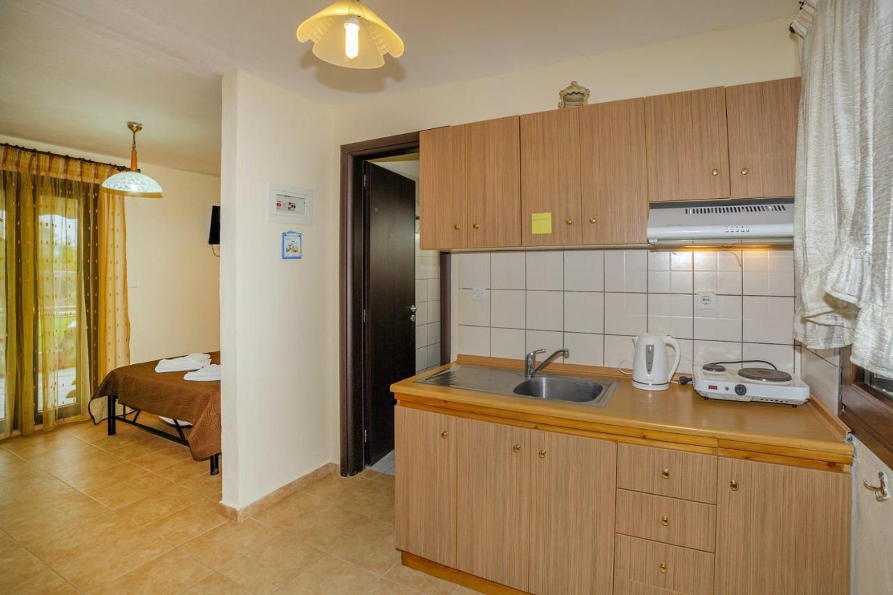 Maria - Pavlos Studios And Apartments Vourvourou Eksteriør billede